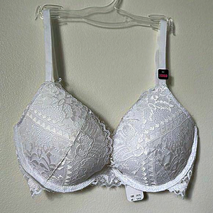 La Senza‎ White Lace Bra ☀️